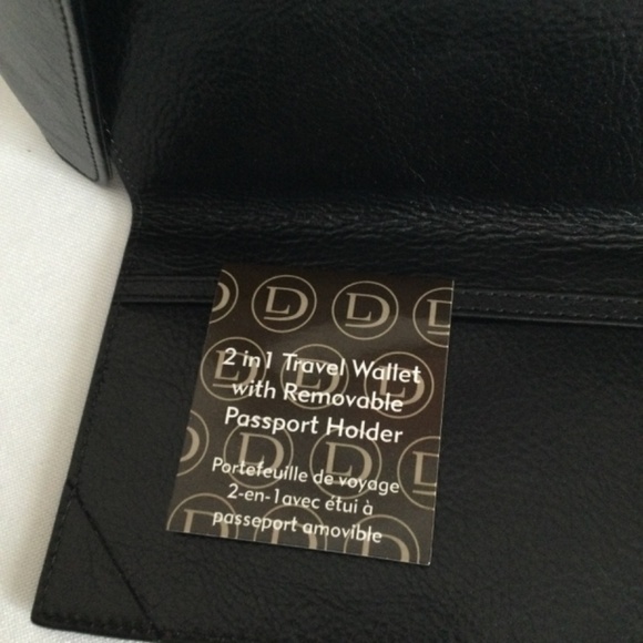 Leather Danier 2 in 1 Travel Wallet with Removable Passport Holder - Picture 2 of 6